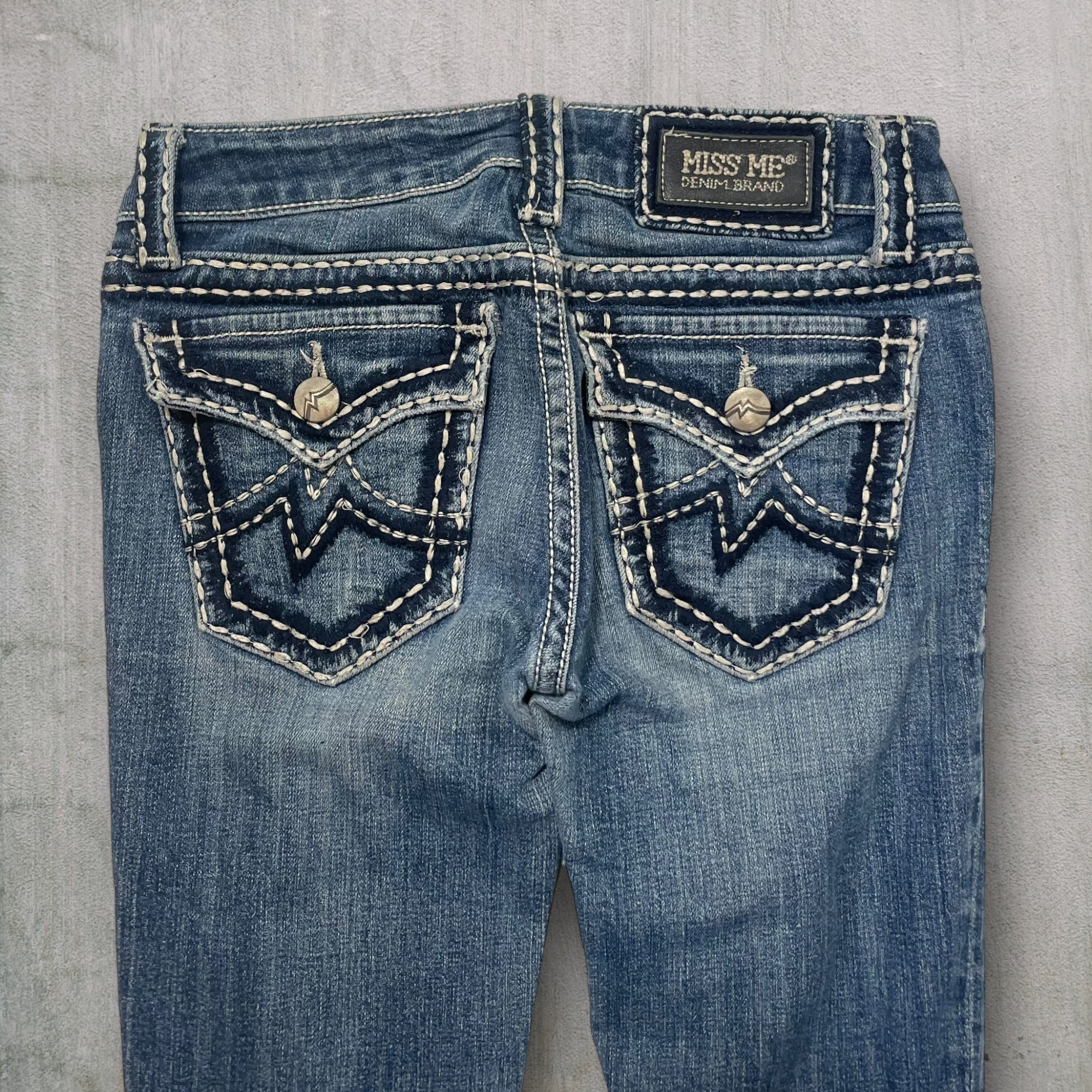 Miss Me Boot Jeans (27W) M566