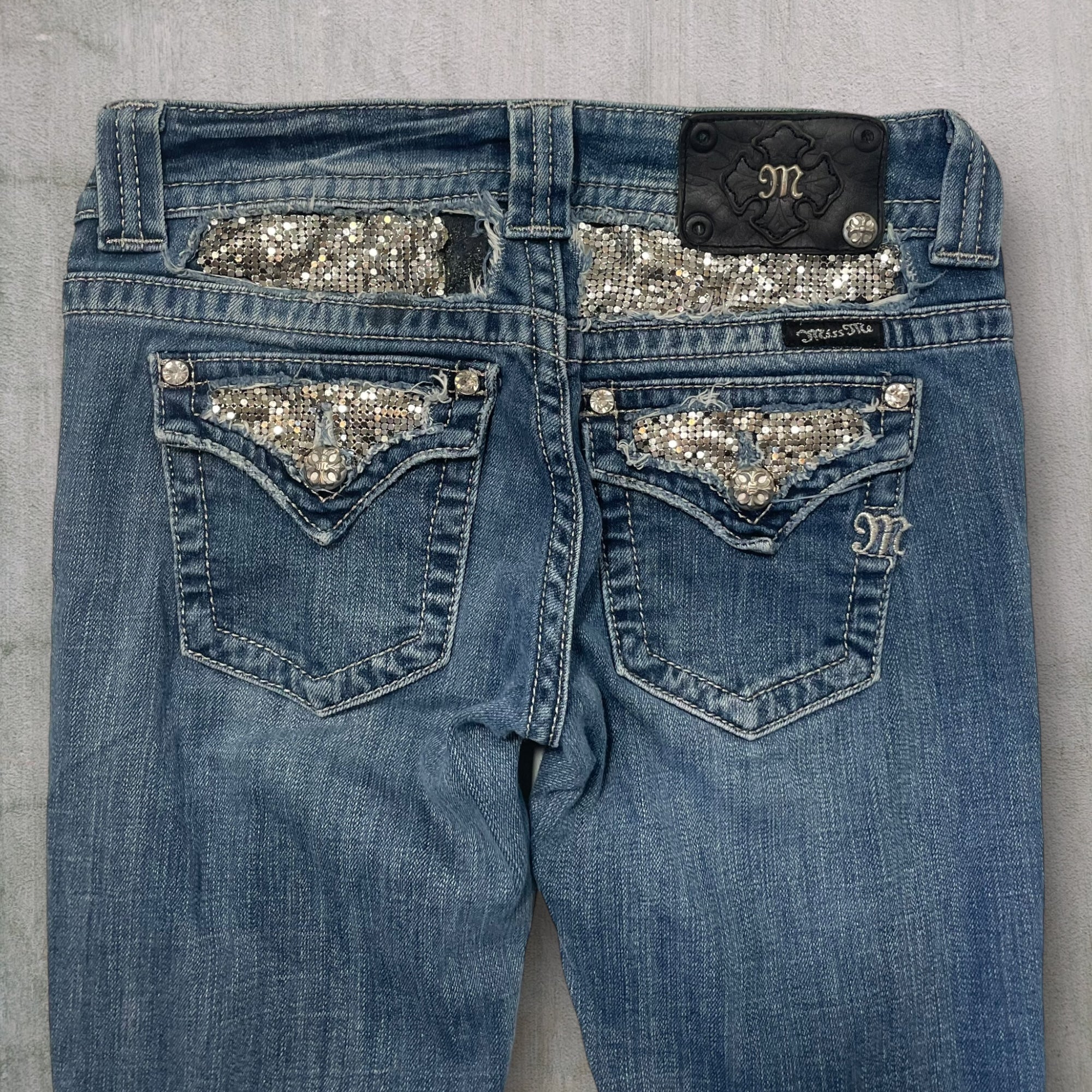 Miss Me Boot Jeans (27W) M565