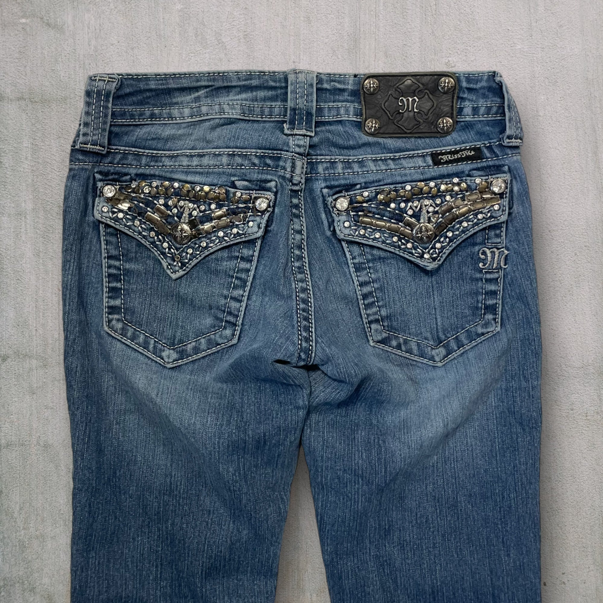 Miss Me Boot Jeans (26W) M543