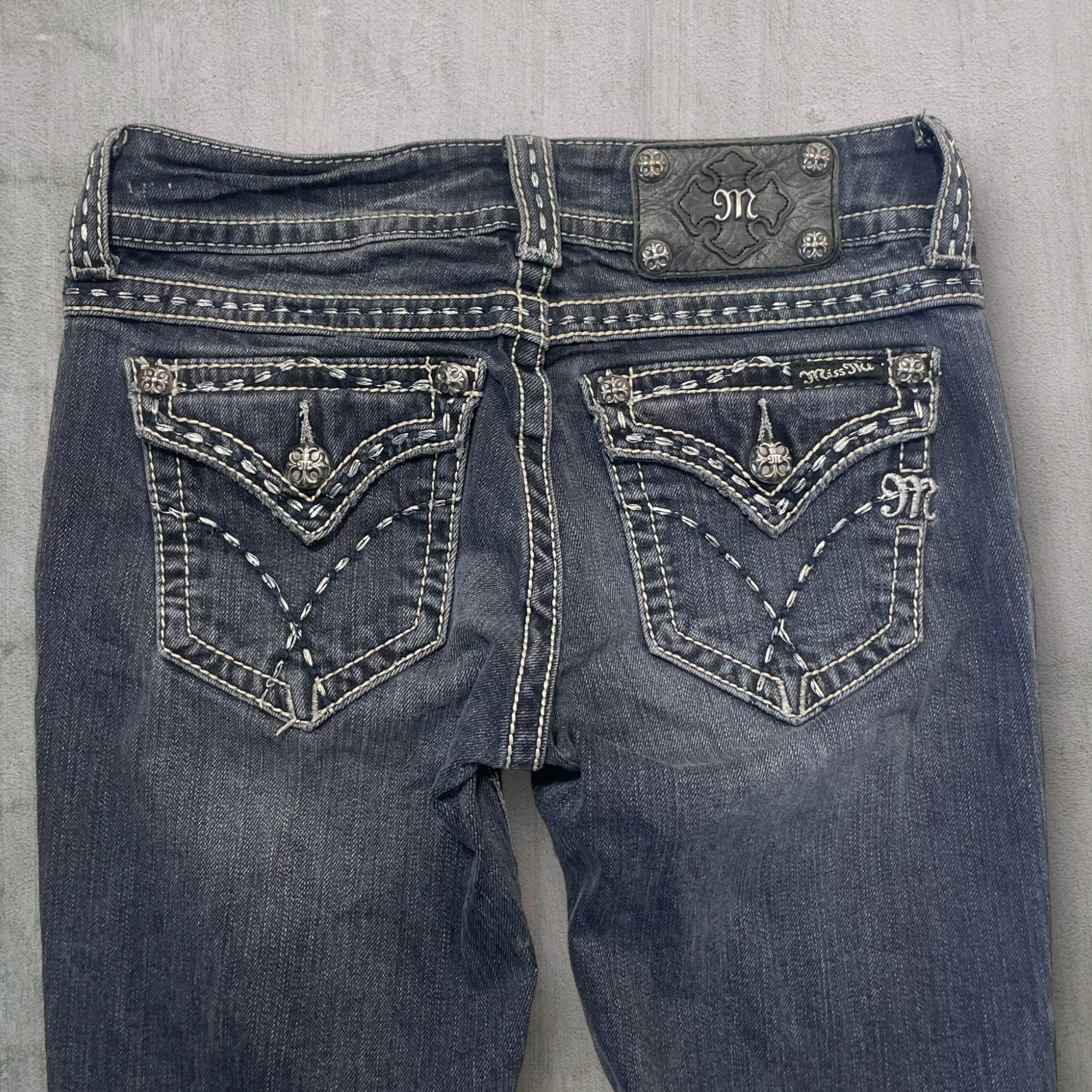 Miss Me Boot Jeans (26W) M528