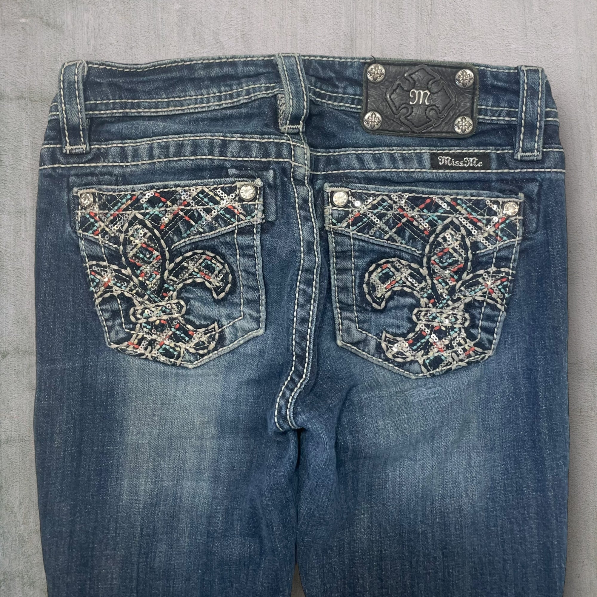 Miss Me Boot Jeans (25W) M560