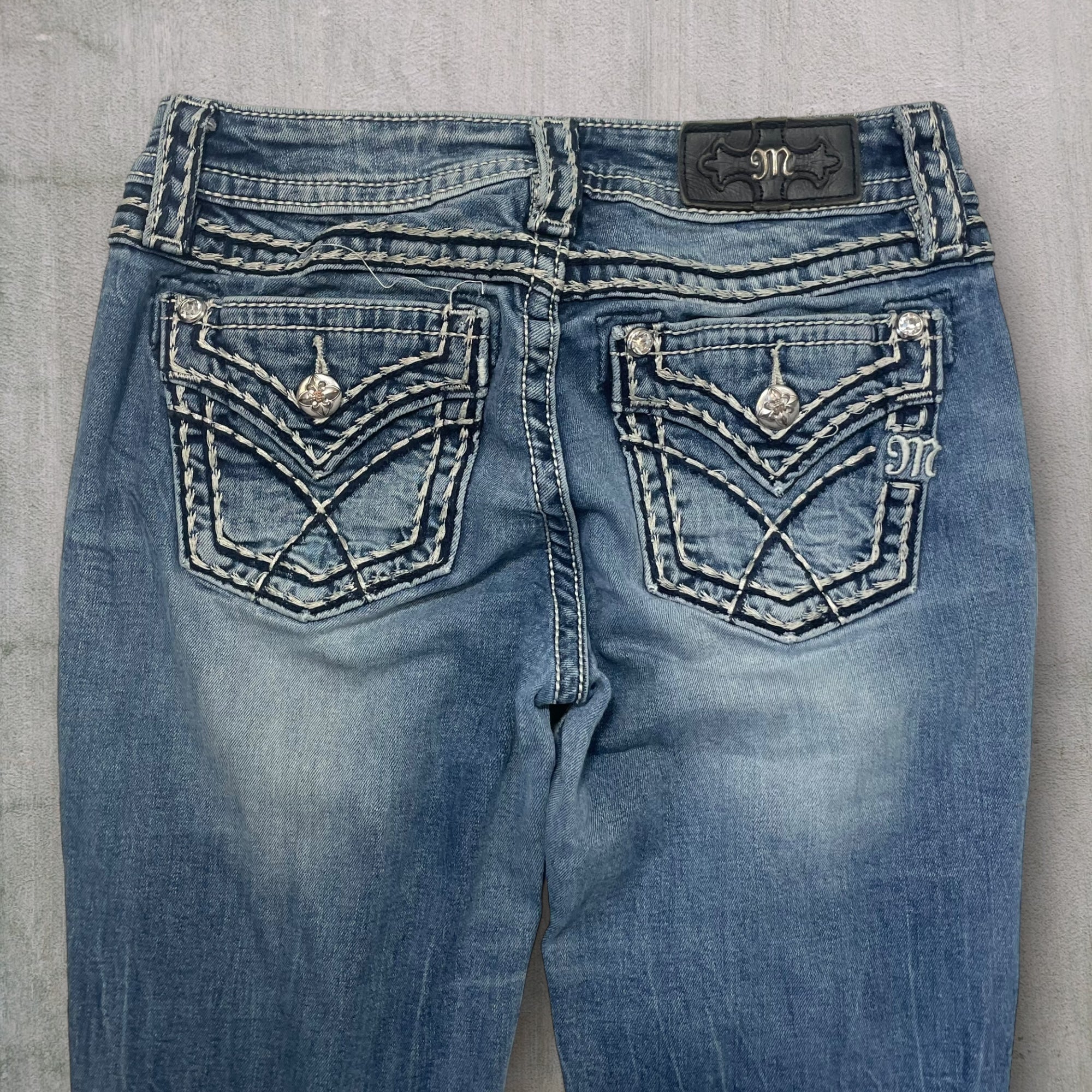 Miss Me Boot Jeans (26W) M561