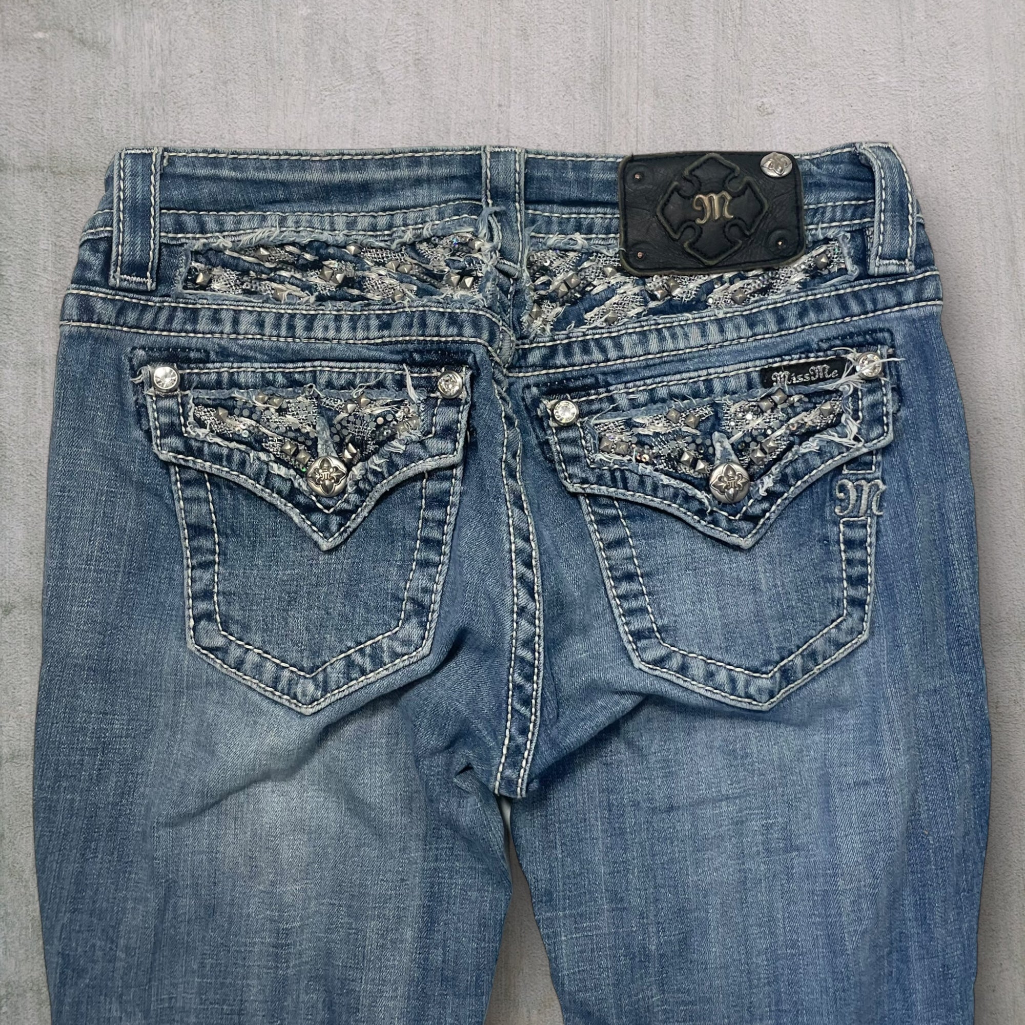 Miss Me Boot Jeans (27W) M563